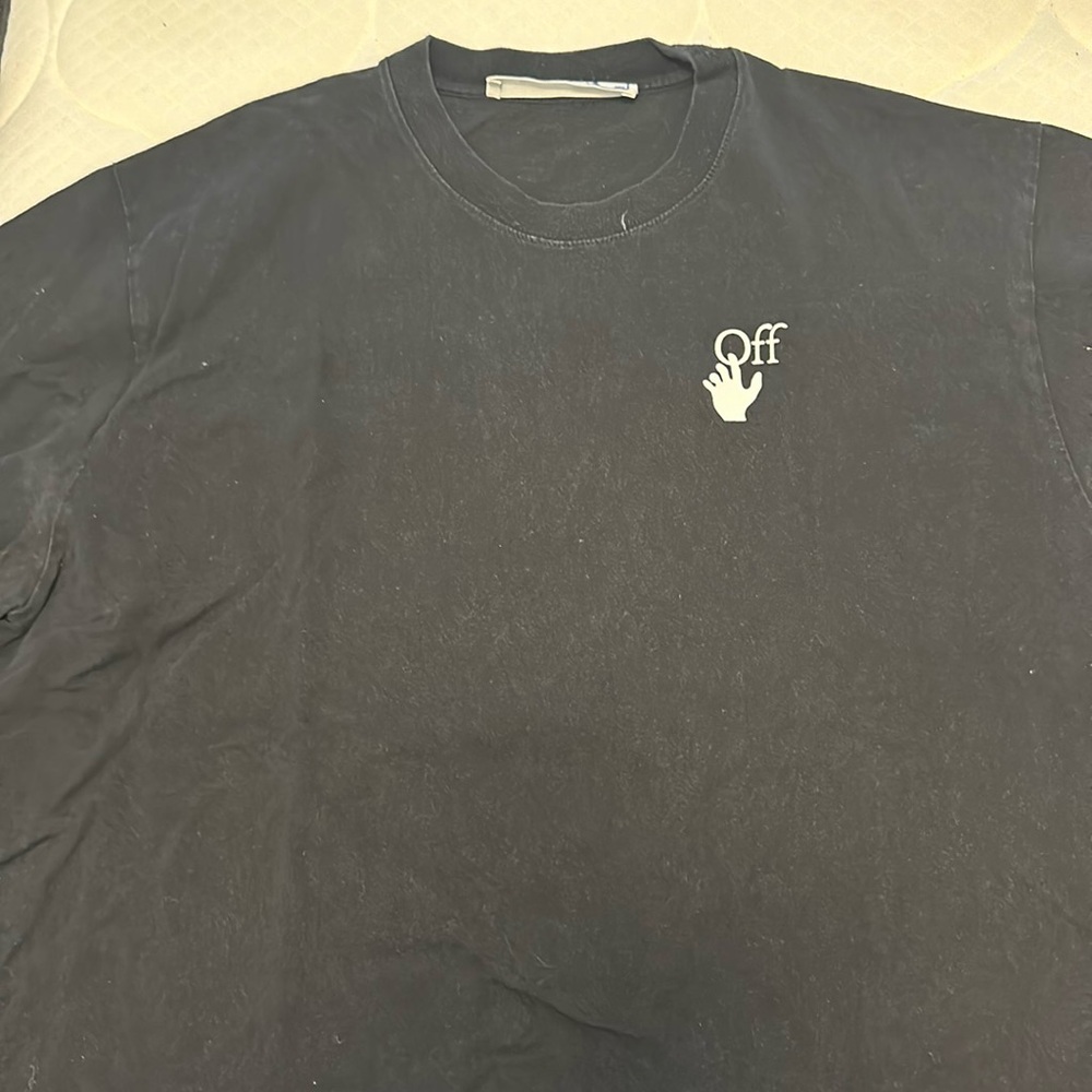 Off white t shirt